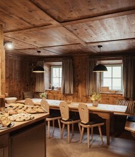 Breakfast at the Ostí Vedl farmhouse