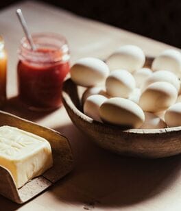 Marmelade, Eier und Butter