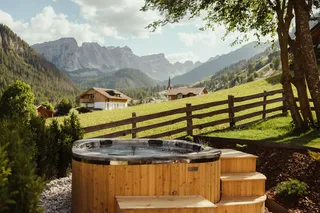 Jacuzzi mit Blick auf Longiarù