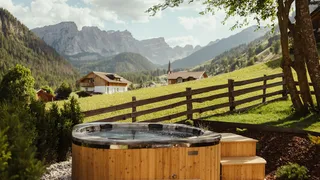 Jacuzzi mit Blick auf Longiarù