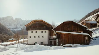 Charming winter scene of Ostí Vedl, Longiarú